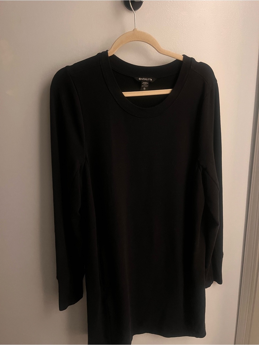 Athleta Black Crewneck Long Sleeve Pullover